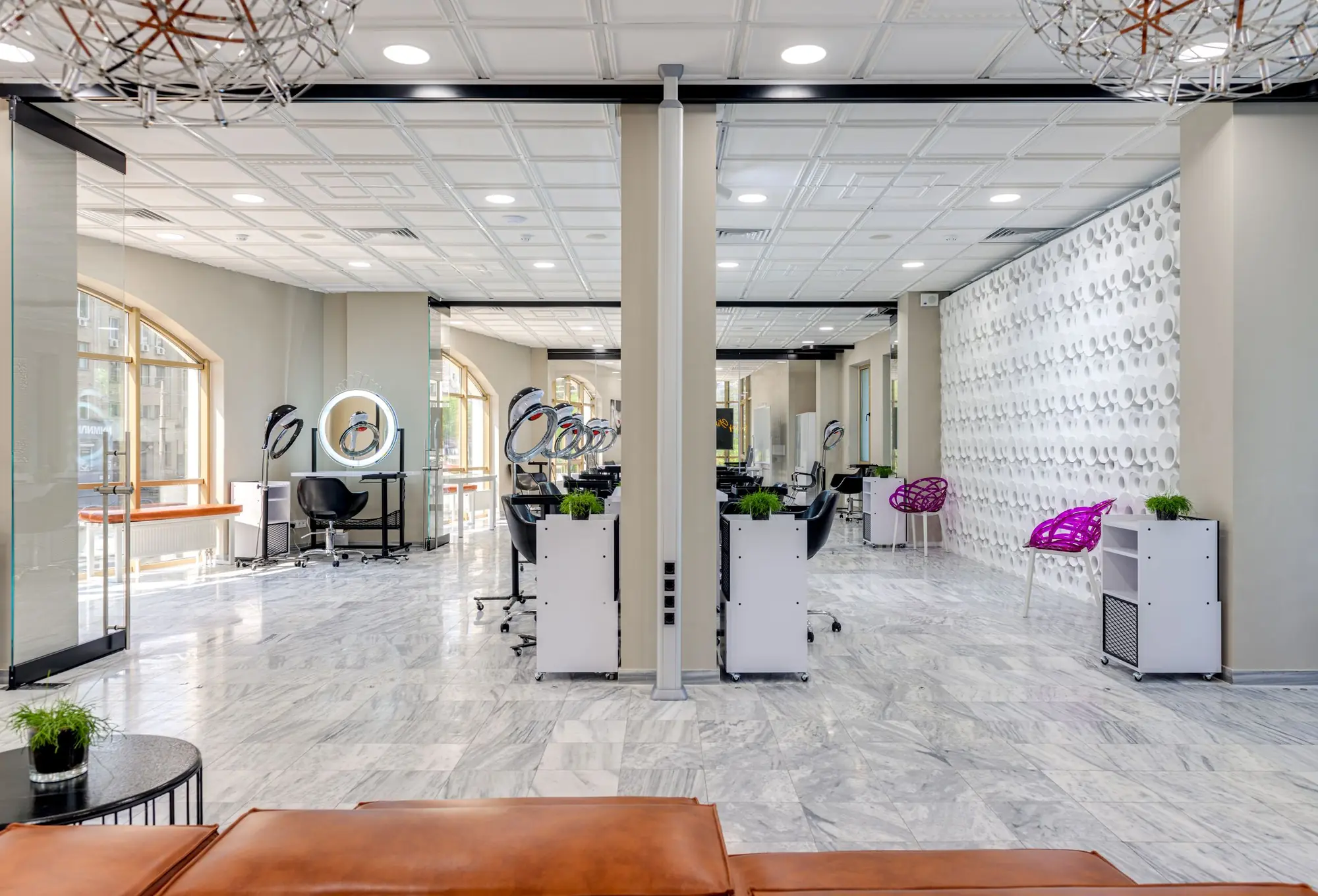 Open styling floor with marble floors and natural light